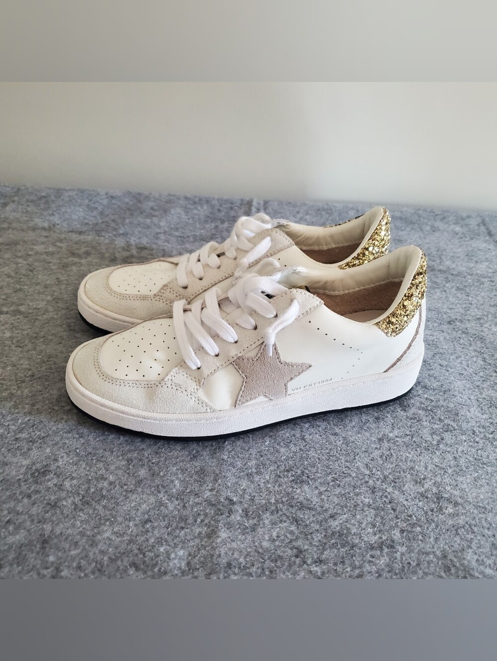 Vintage Havana Carla White/Gray/Gold Glitter Women's Size 8